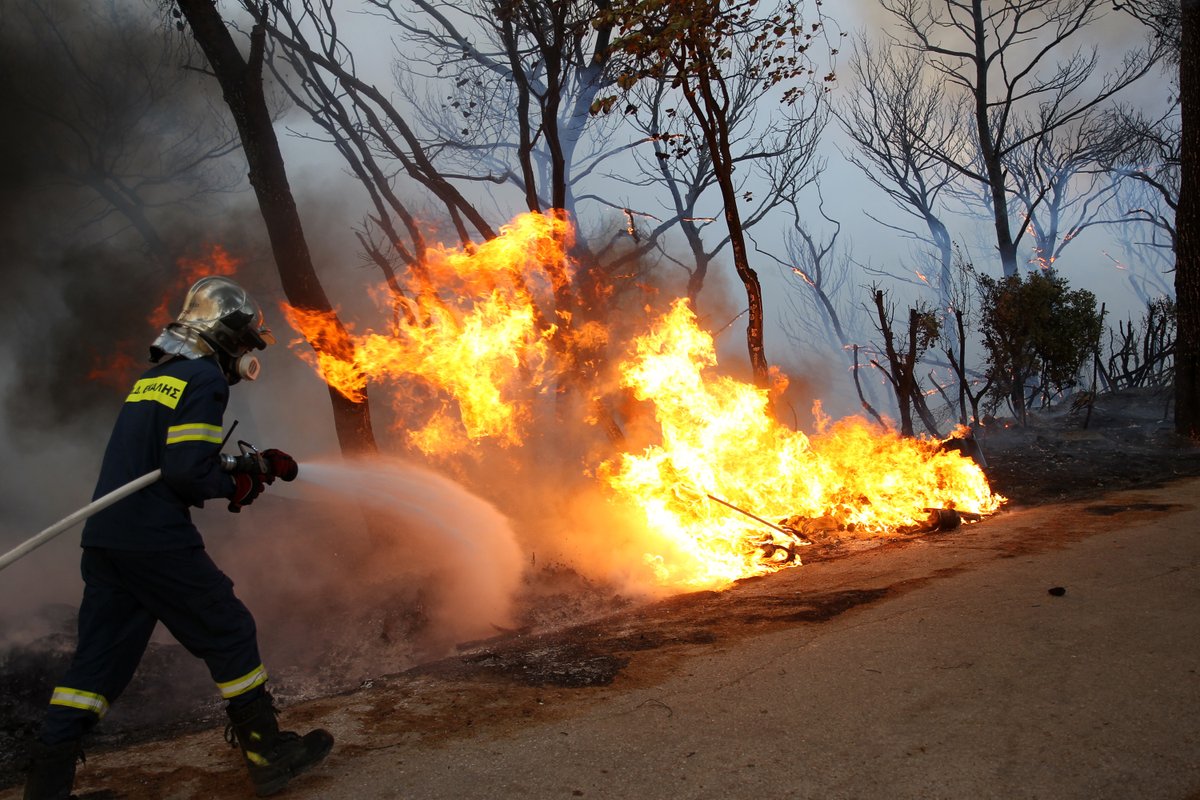 Сигнал бедствия о пожаре. Put out a Fire.