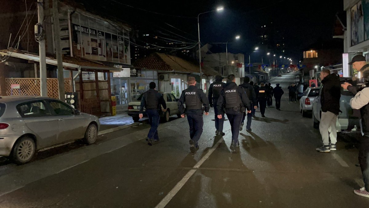 A few days after Kosovo PM Albin Kurti's announcement, police tonight started increasing its presence in the north.  The deployment comes after Serb members of the police resigned en masse in November.