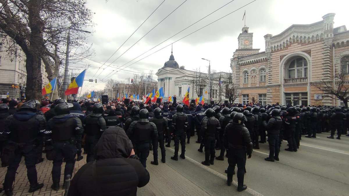 Milzīga policijas klātbūtne Kišiņevā