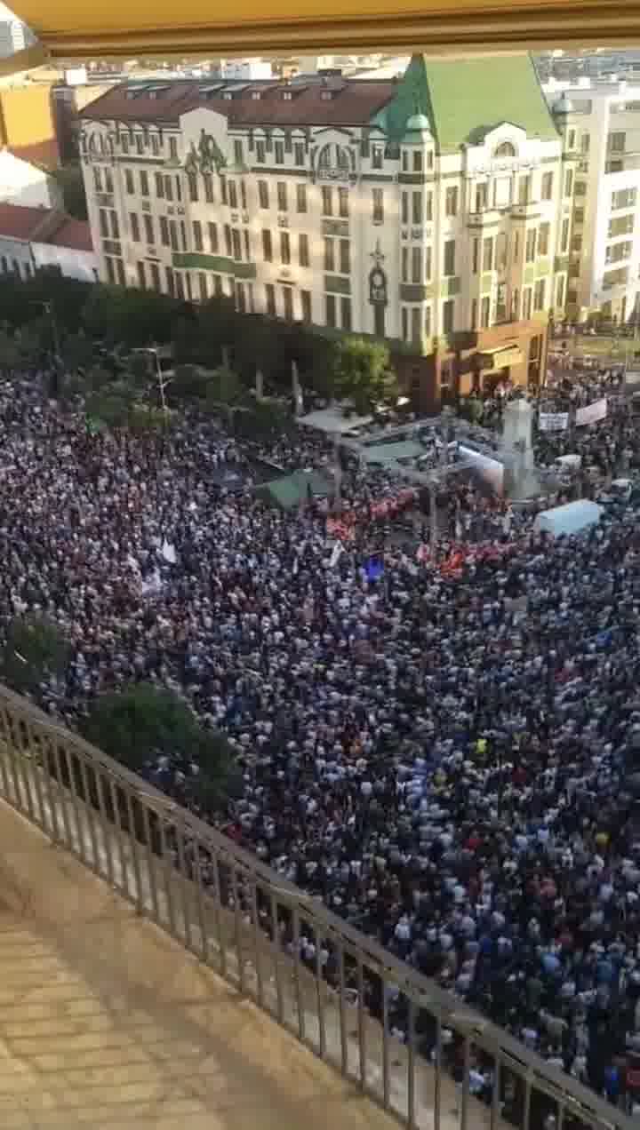 In Belgrade, thousands are now protesting against the Berlin-backed Rio Tinto lithium mining project. There are reports of Serbian eco-activists being questioned by the intel services as  President Vucic claims Moscow warned him about preparations for a coup d’etat