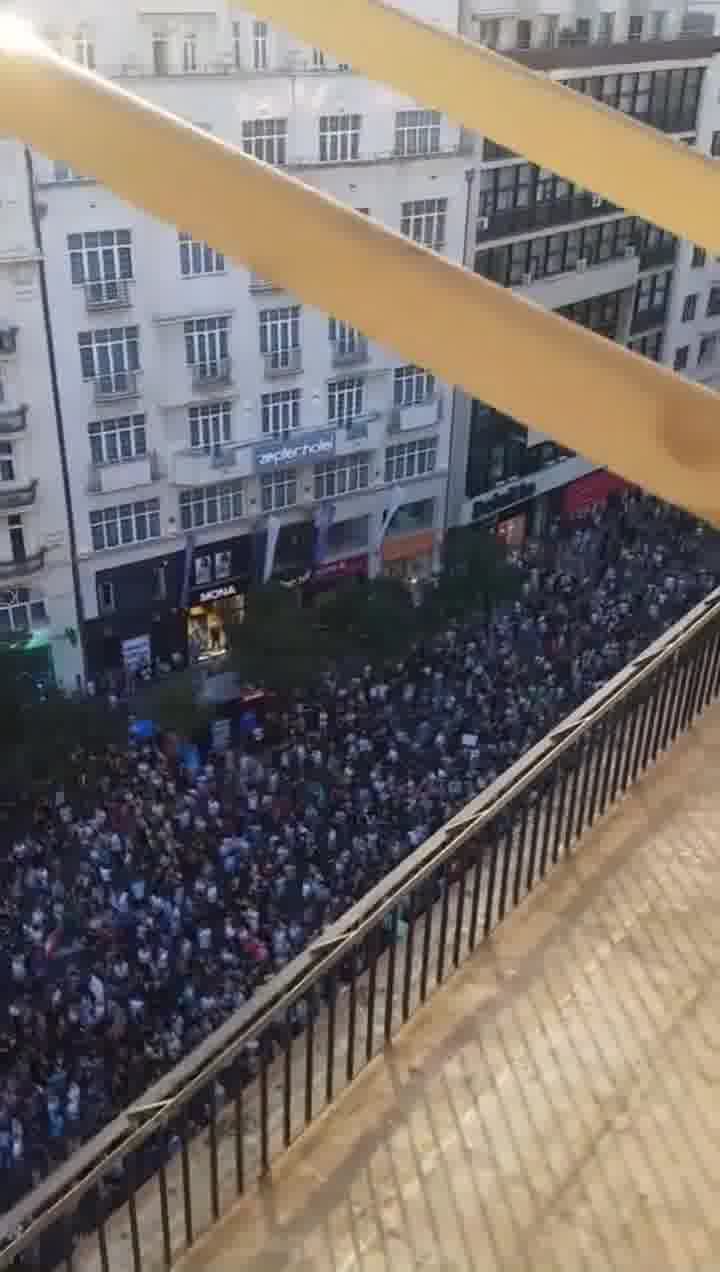 In Belgrade, thousands are now protesting against the Berlin-backed Rio Tinto lithium mining project. There are reports of Serbian eco-activists being questioned by the intel services as  President Vucic claims Moscow warned him about preparations for a coup d’etat