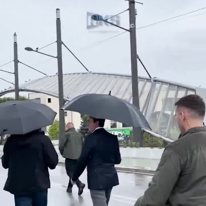 Kosovo PM Albin Kurti crossed the Ibër Bridge on foot and greeted with KFOR personnel.  The bridge will soon be opened for vehicle traffic