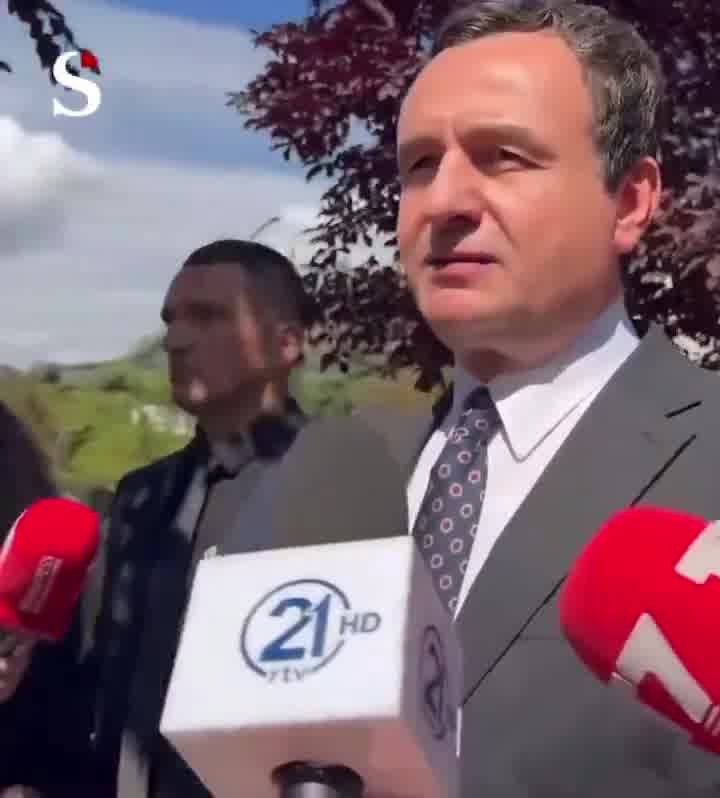 El primer ministro de Kosovo, @AlbinKurti, responde al presidente serbio Vucic y establece sus condiciones para la normalización: 1) entregar a Milan Radoicic, 2) firmar el Acuerdo de Ohrid, 3) retirar la carta de Brnabic que cuestiona la independencia y la integridad territorial de Kosovo