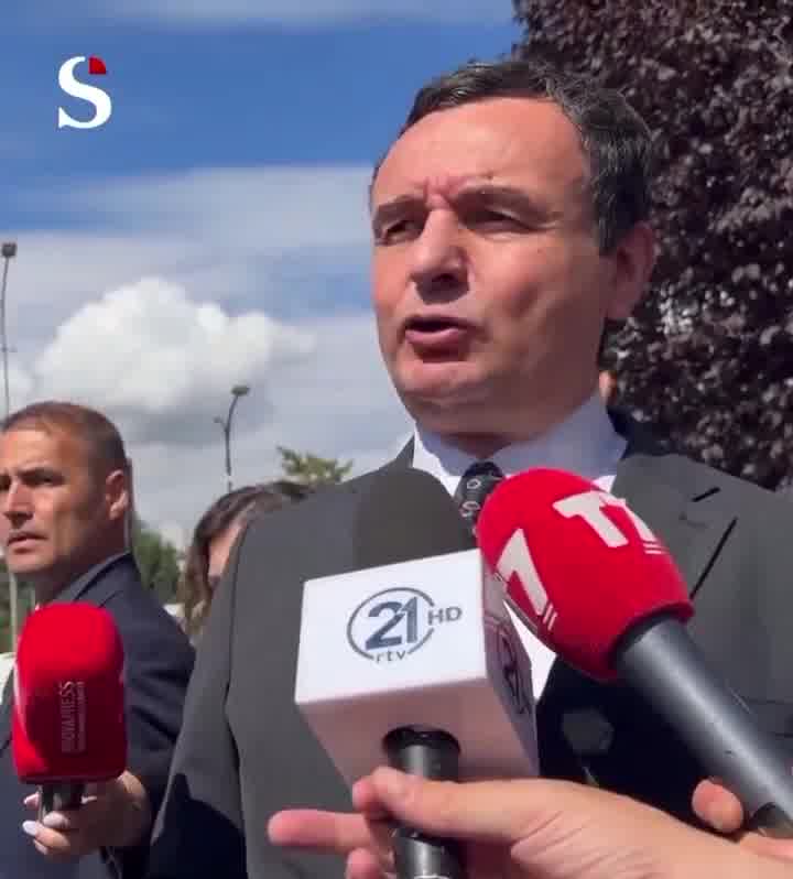 El primer ministro de Kosovo, @AlbinKurti, responde al presidente serbio Vucic y establece sus condiciones para la normalización: 1) entregar a Milan Radoicic, 2) firmar el Acuerdo de Ohrid, 3) retirar la carta de Brnabic que cuestiona la independencia y la integridad territorial de Kosovo