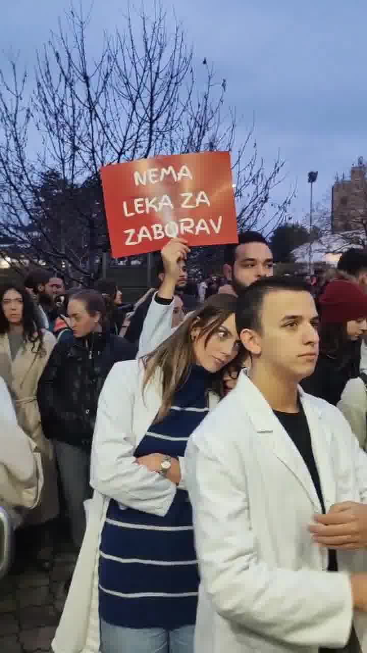 Tıp Fakültesi'ne abluka başladı