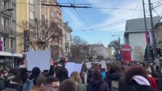 Students, farmers, citizens come to protest at Slivija in Belgrade