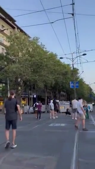 This is a video of this morning's brutality at Vuk's Monument at 4:30 this morning when a student from Čačak was arrested.