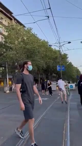 This is a video of this morning's brutality at Vuk's Monument at 4:30 this morning when a student from Čačak was arrested.