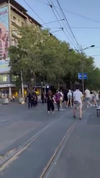 This is a video of this morning's brutality at Vuk's Monument at 4:30 this morning when a student from Čačak was arrested.