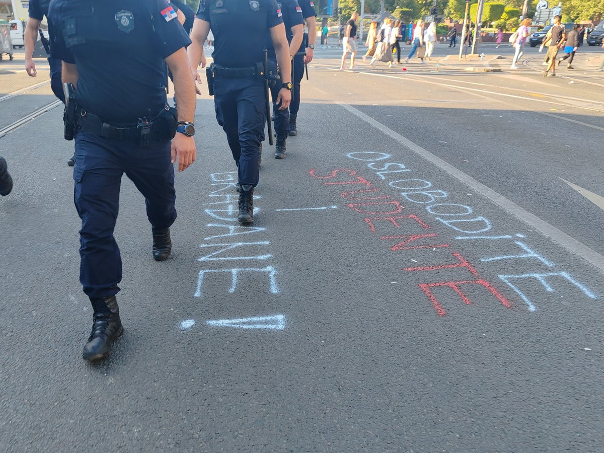 Municipal services, accompanied by police forces, removed most of the blockades in Belgrade and cities across Serbia. Arrests continued, new blockades announced.