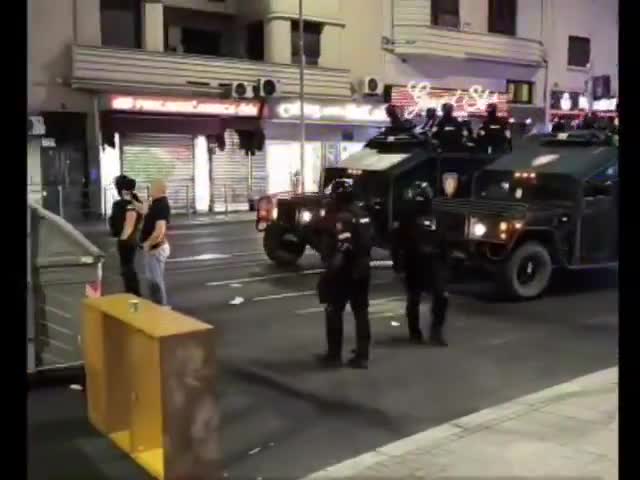 Special police forces have arrived at Zeleni venac to disperse the protesters