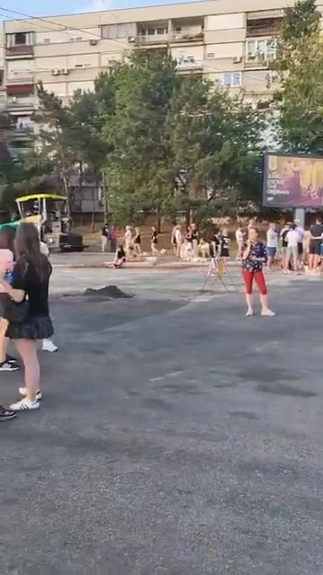 Blockades continue through the Belgrade all the day: Blockade at the intersection of Vojislav Ilić and Ustanička streets, the border of two large Belgrade municipalities - Zvezdara and Voždovac. 