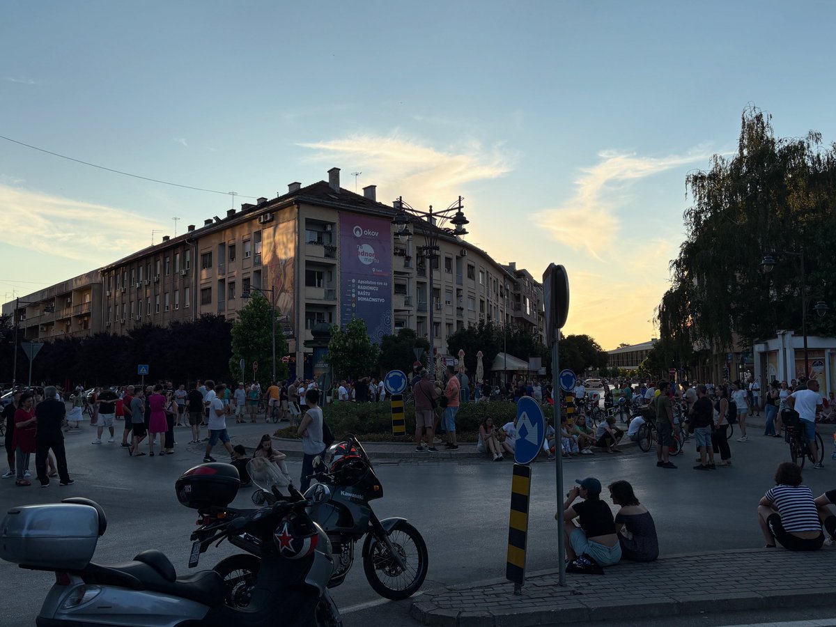 Čačak is blocked at 4 locations: Lidl roundabout, Solid, Car Lazara and Maxi.