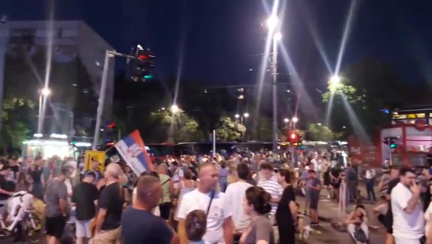 Belgrade, intersection of Ustanička and Vojislav Ilića, more numerous than last night