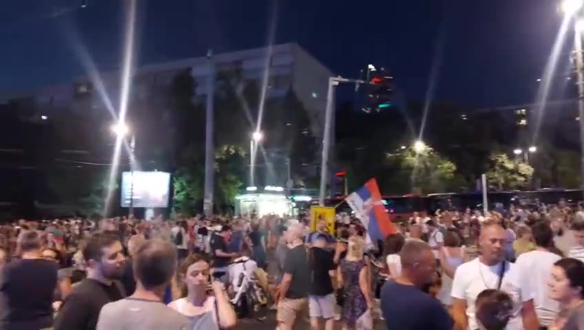 Belgrade, intersection of Ustanička and Vojislav Ilića, more numerous than last night