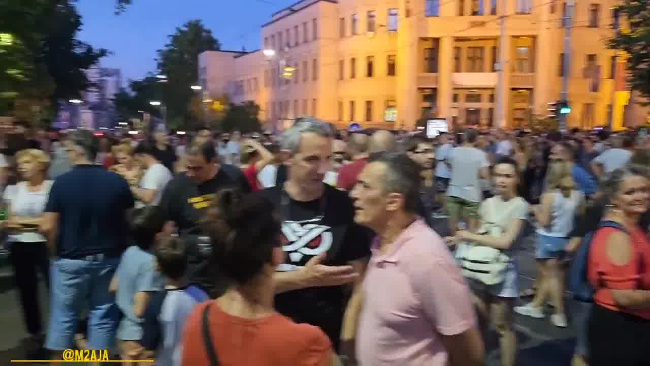 Protest in front of Pravno in Belgrade