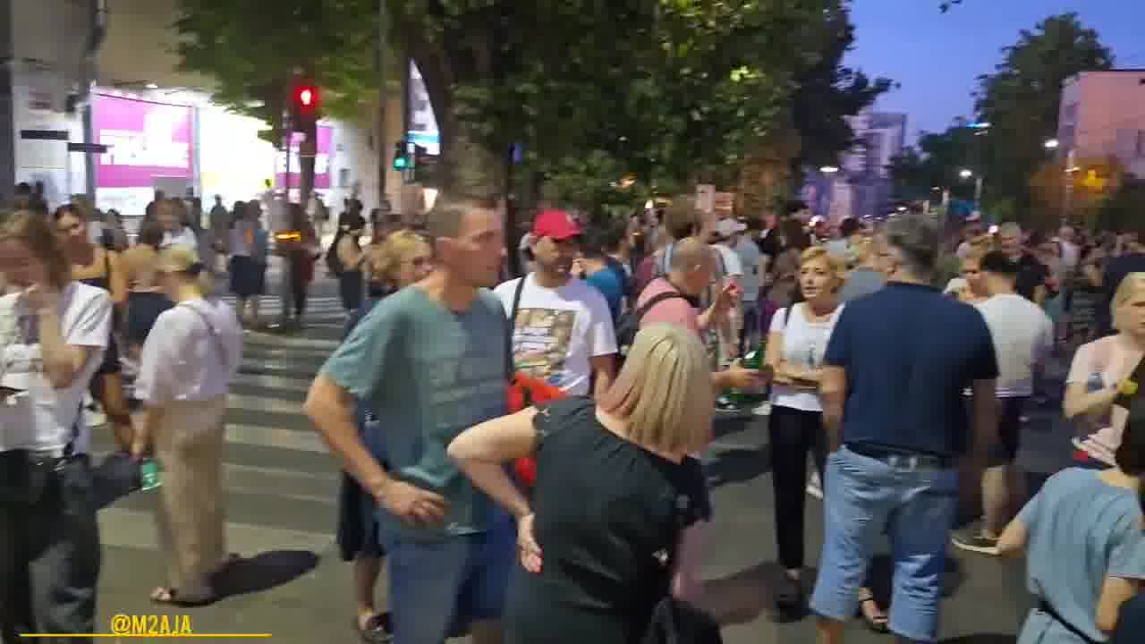 Protest in front of Pravno in Belgrade