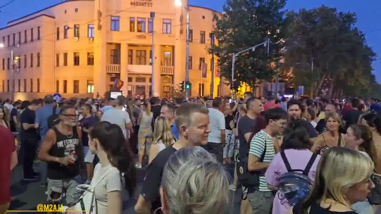 Protest in front of Pravno in Belgrade