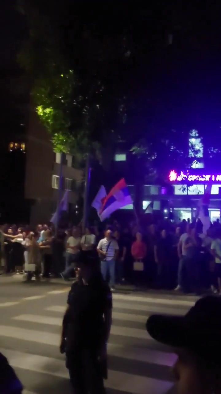 Protesters came to SNS office in Krusevac
