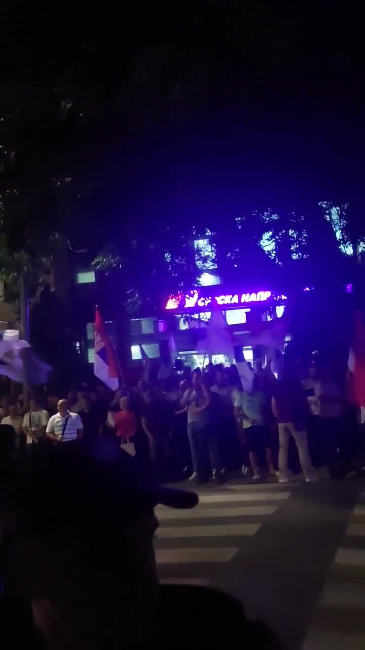 Protesters came to SNS office in Krusevac