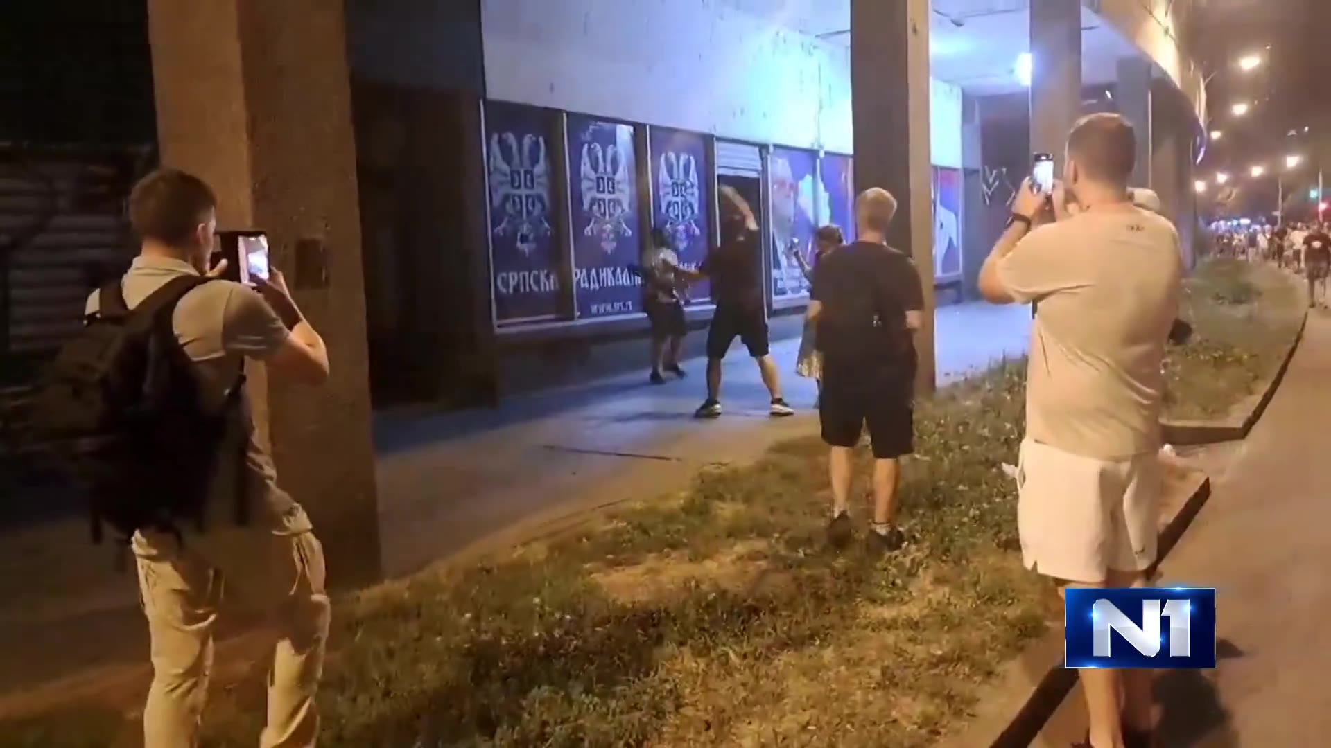 A column of citizens leaving Zemun on Karađorđev Square smashed the SRS headquarters