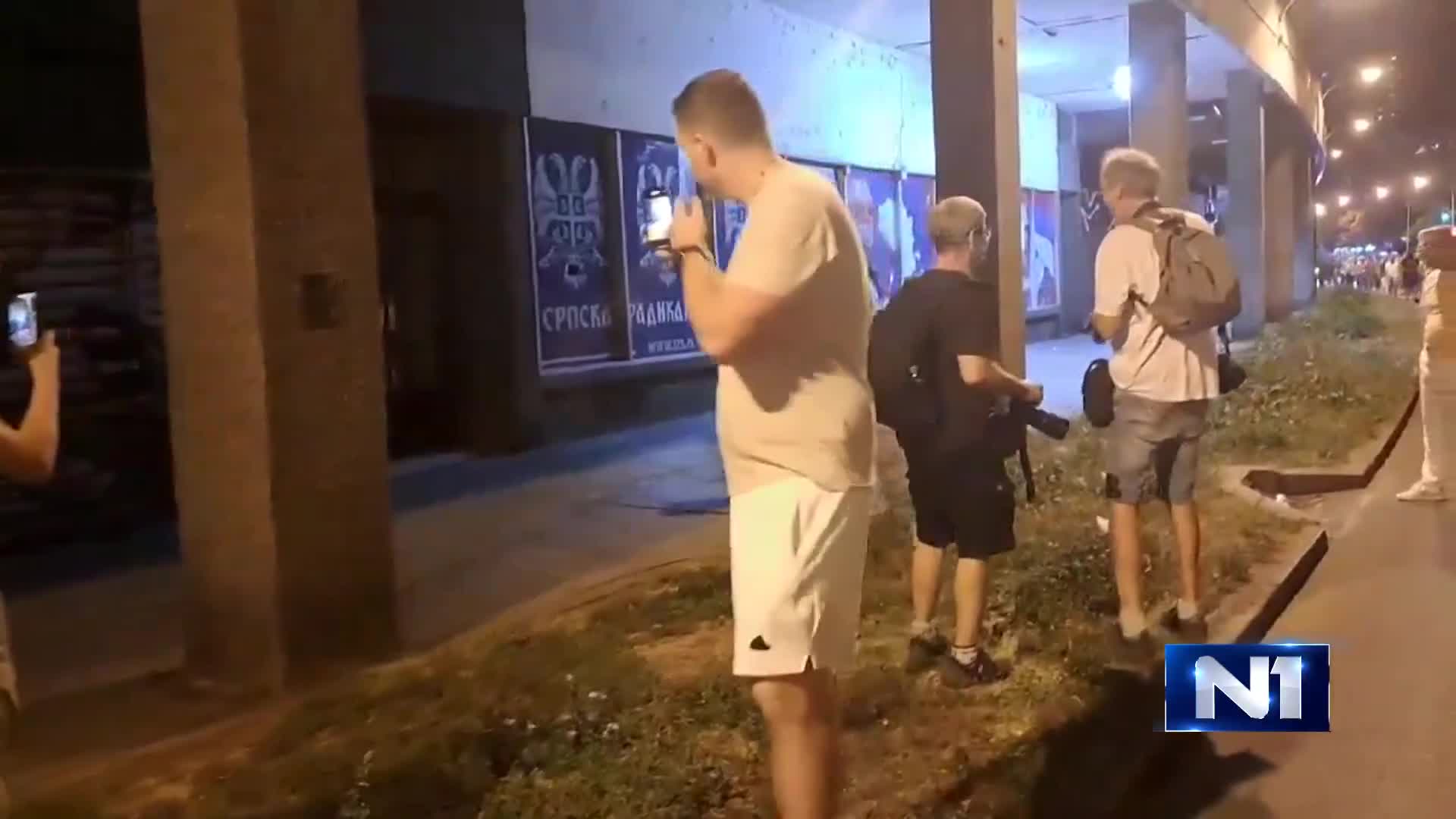 A column of citizens leaving Zemun on Karađorđev Square smashed the SRS headquarters