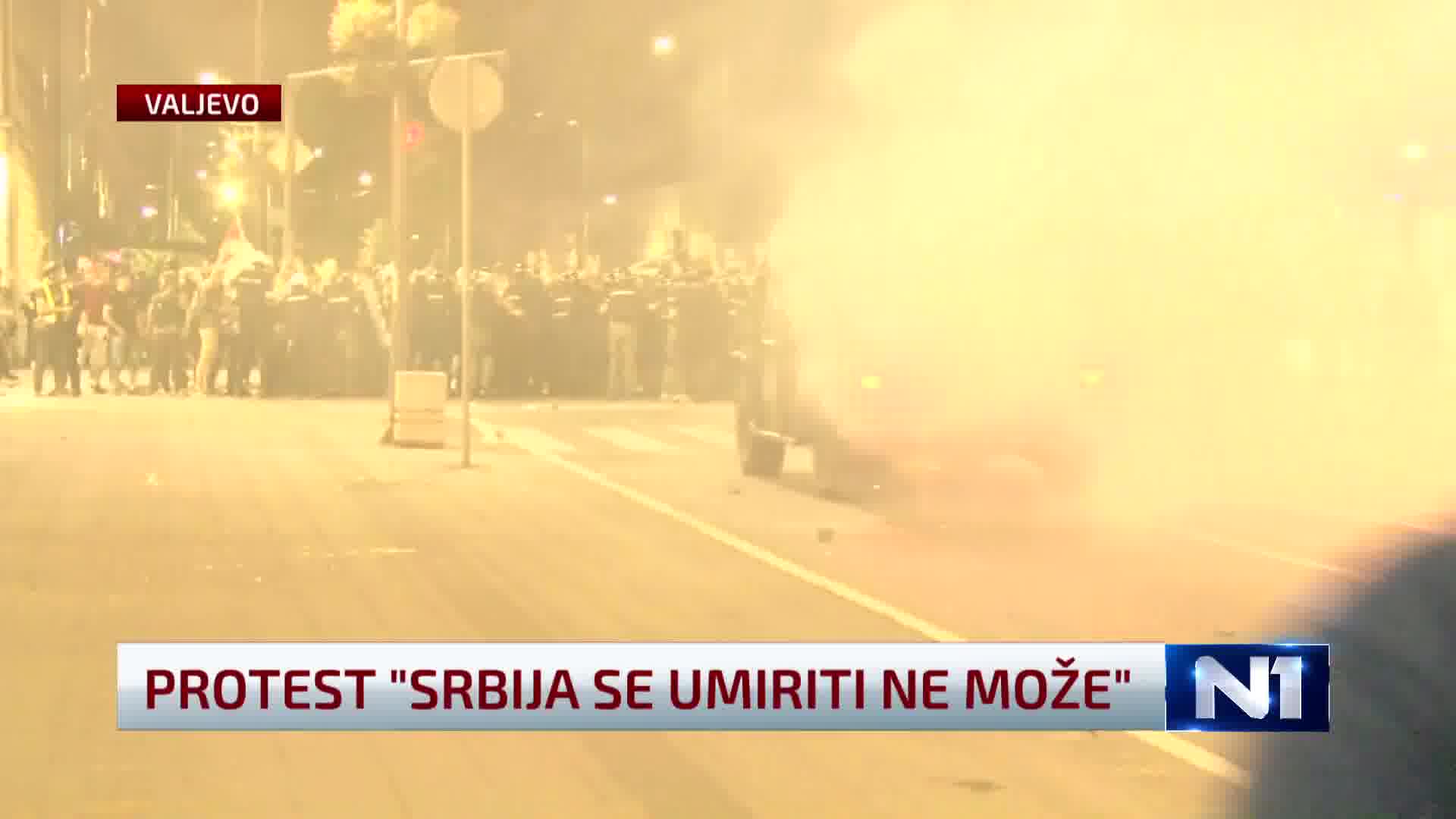 According to a TV Nova reporter, citizens were throwing fireworks at the police in Valjevo.
