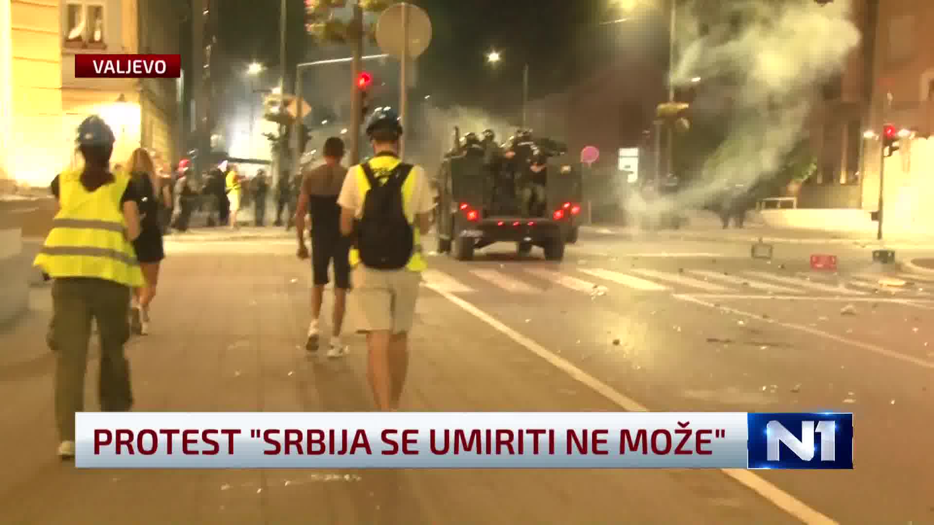 According to a TV Nova reporter, citizens were throwing fireworks at the police in Valjevo.