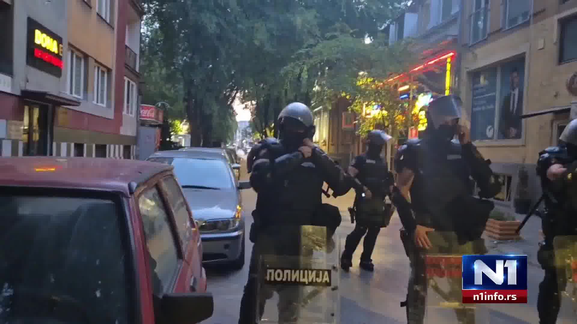 As reported by N1 reporter, students have called for a gathering in Niš, but for now only a large number of police officers are present.