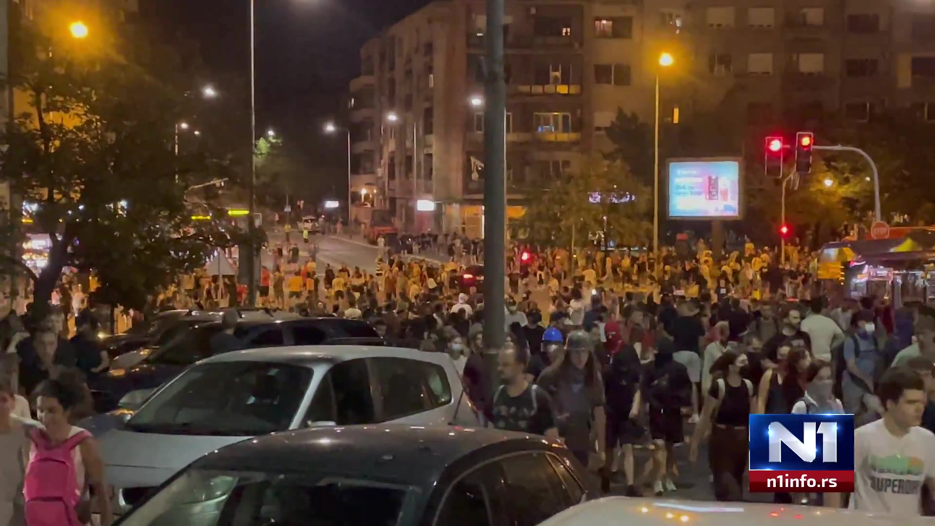 Mitglieder der Gendarmerie begannen, die Bürger eilig zurückzudrängen. Sie drängten die Demonstranten von Cvijićeva nach Starine Novaka in Richtung Tašmajdan