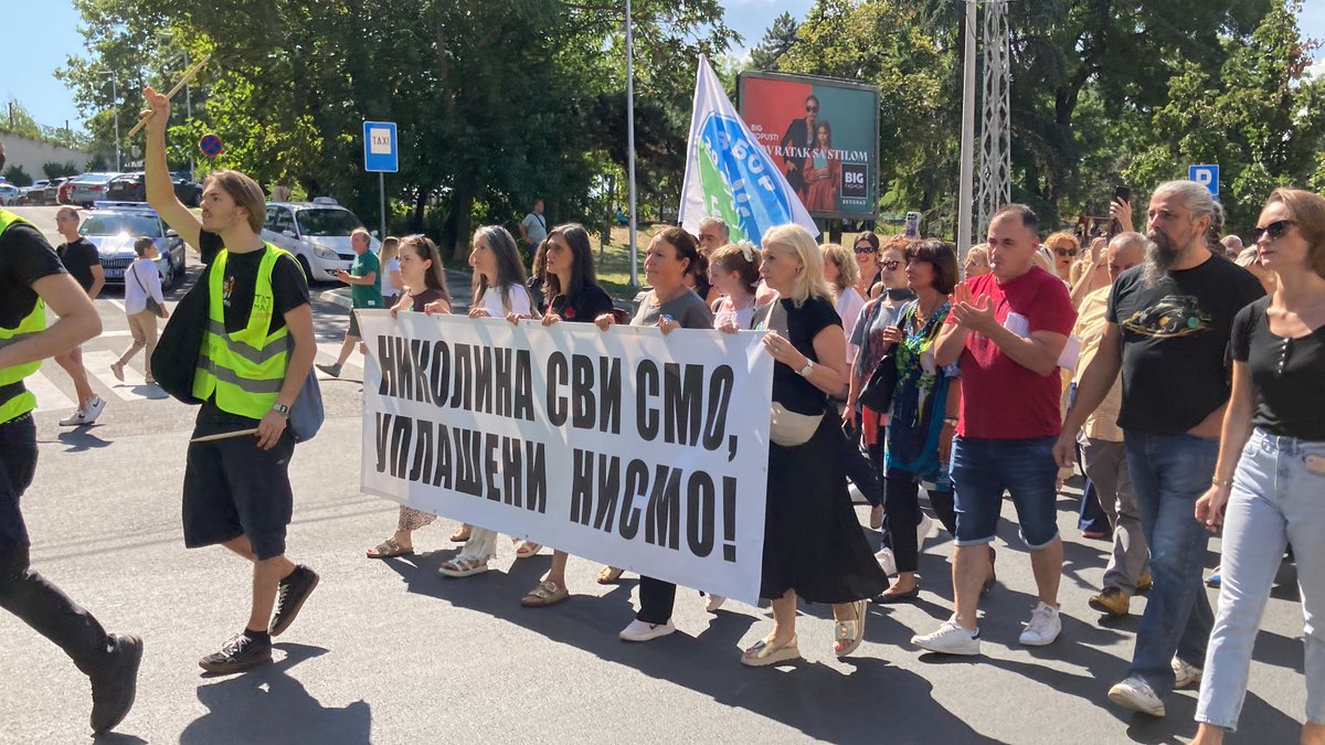 A protest in support of We Are All Nikolina is underway in Belgrade in support of the Faculty of Political Sciences student Nikolina Sinđelić, from where the participants went to the Government of Serbia.