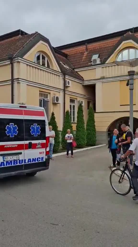 A rally in support of the detained technician from the Clinical Center of Vojvodina has begun in Novi Sad