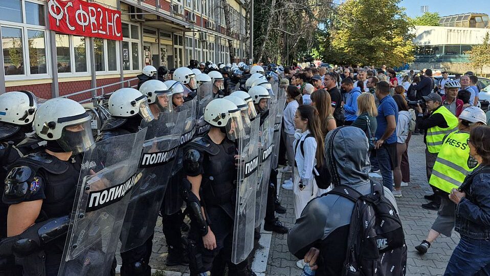 Another university dean in the Serbian city of Novi Sad has re-entered his long-occupied faculty building with the help of the police, on the ten-month anniversary of the fatal disaster that sparked the student protest movement