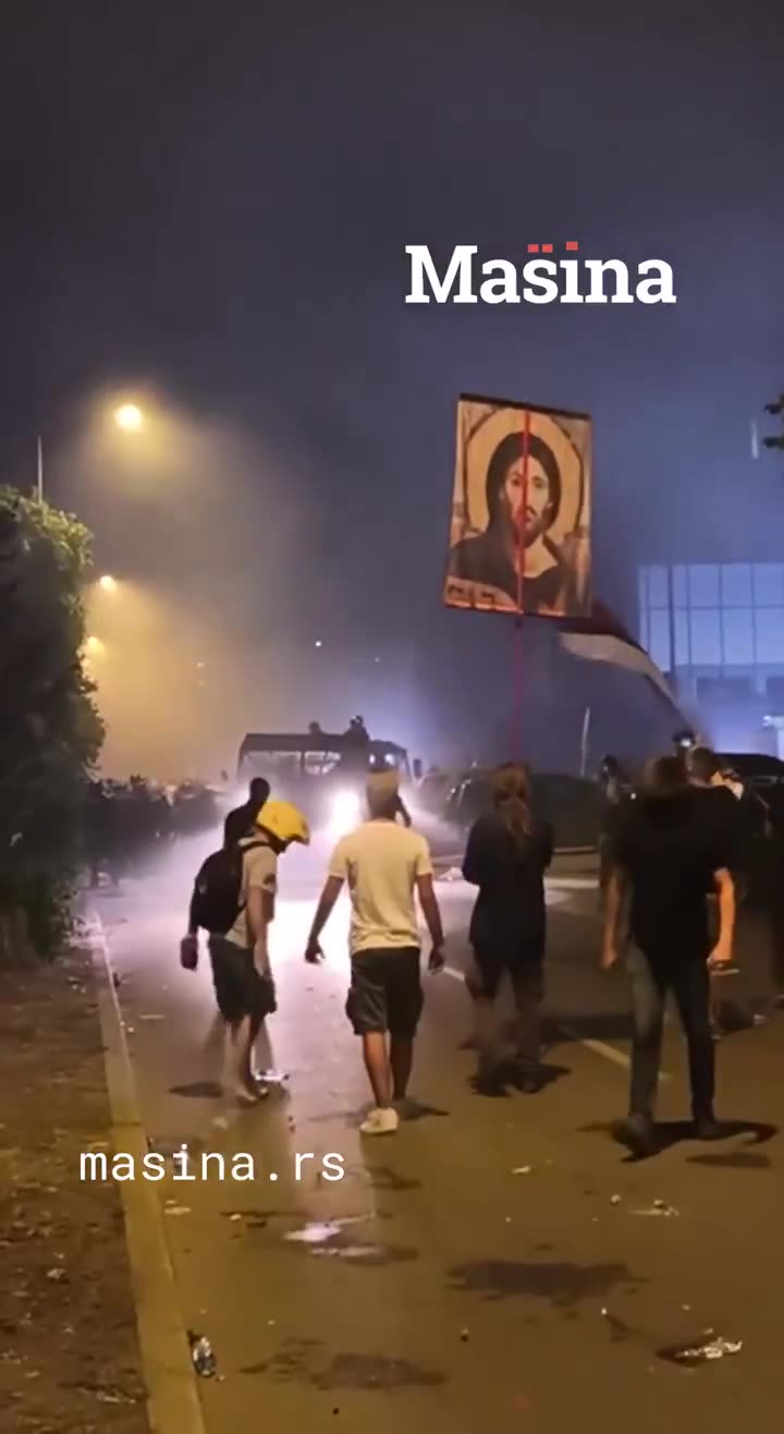 Police are urging citizens to move away from campus