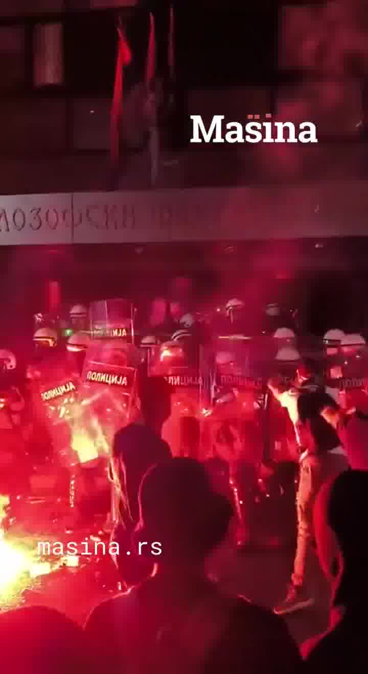 Clashes in Novi Sad, police disperse, tear gas is thrown