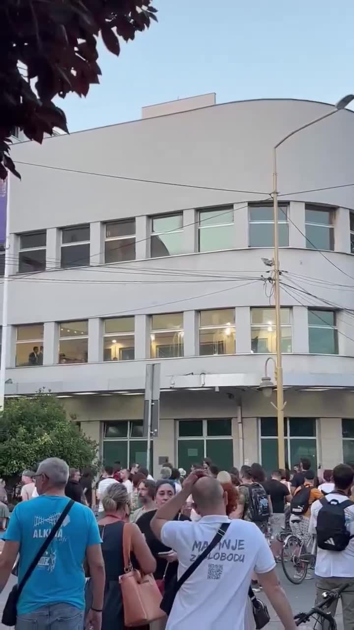 Protest in front of the city hall in Niš after the mayor and an SNS councilor called dissatisfied citizens Ustasha