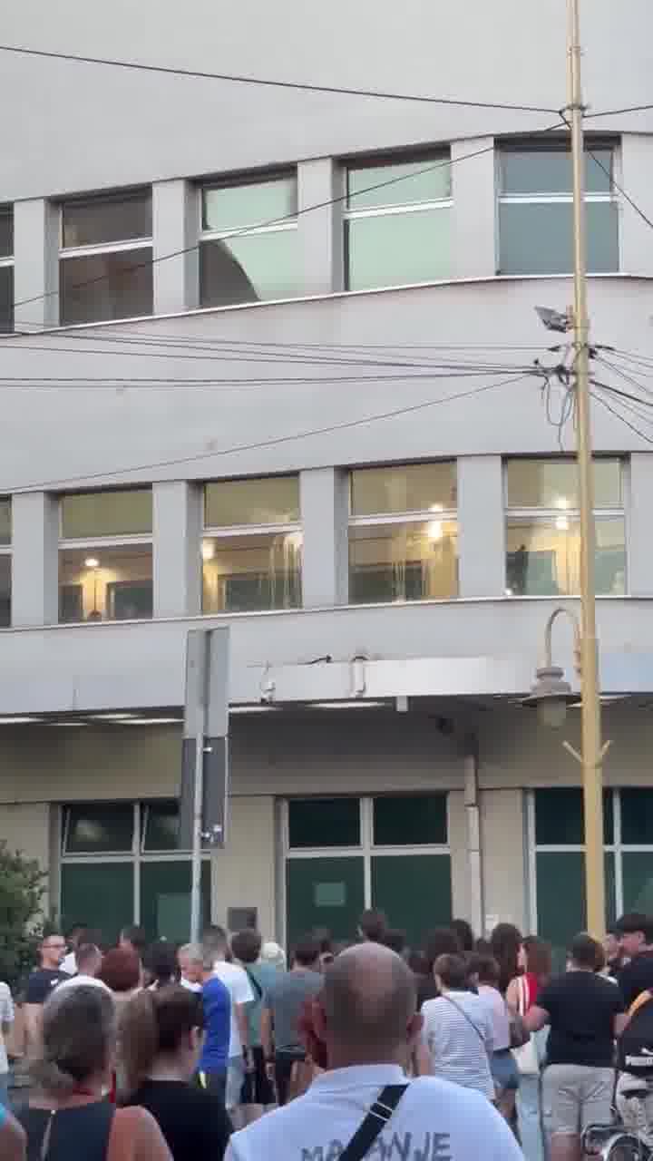 Protest in front of the city hall in Niš after the mayor and an SNS councilor called dissatisfied citizens Ustasha