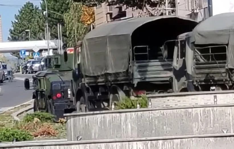 Kosovo Army [KSF] vehicles were seen today in Mitrovica North main road. Police spox, Veton Elshani says they were have mistaken the location, thinking they were in south