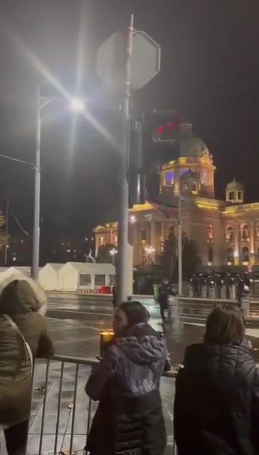Live in front of the Serbian Parliament: Second day of Dijana Hrka's hunger strike