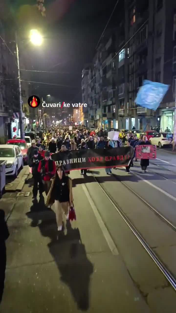 Students of the Faculty of Law in Belgrade mark the anniversary of the beginning of the blockade with a protest and a walk. They first go to the Supreme Public Prosecutor's Office. Then to the Government of Serbia building, then the Presidency, then the National Theater, then the Rectorate building. They end the walk in front of the RTS building