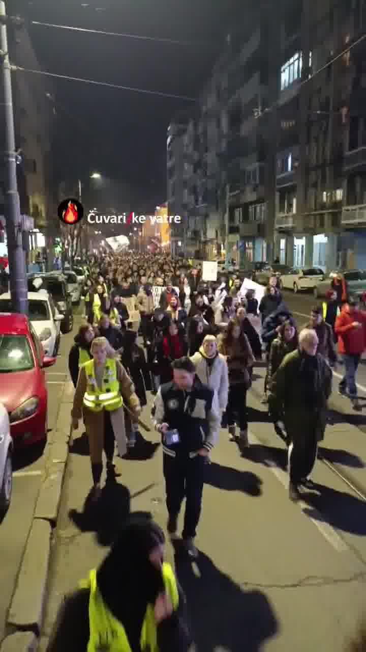 Students of the Faculty of Law in Belgrade mark the anniversary of the beginning of the blockade with a protest and a walk. They first go to the Supreme Public Prosecutor's Office. Then to the Government of Serbia building, then the Presidency, then the National Theater, then the Rectorate building. They end the walk in front of the RTS building