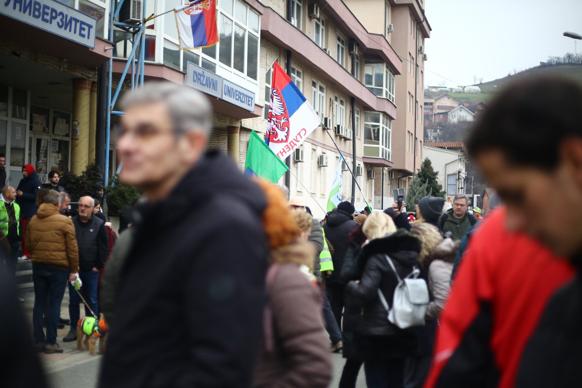 A student protest is underway in Novi Pazar, 'Either them or us'. More than 200 university students in the city have lost their student status, and around 30 professors have lost their jobs, organizers claim.