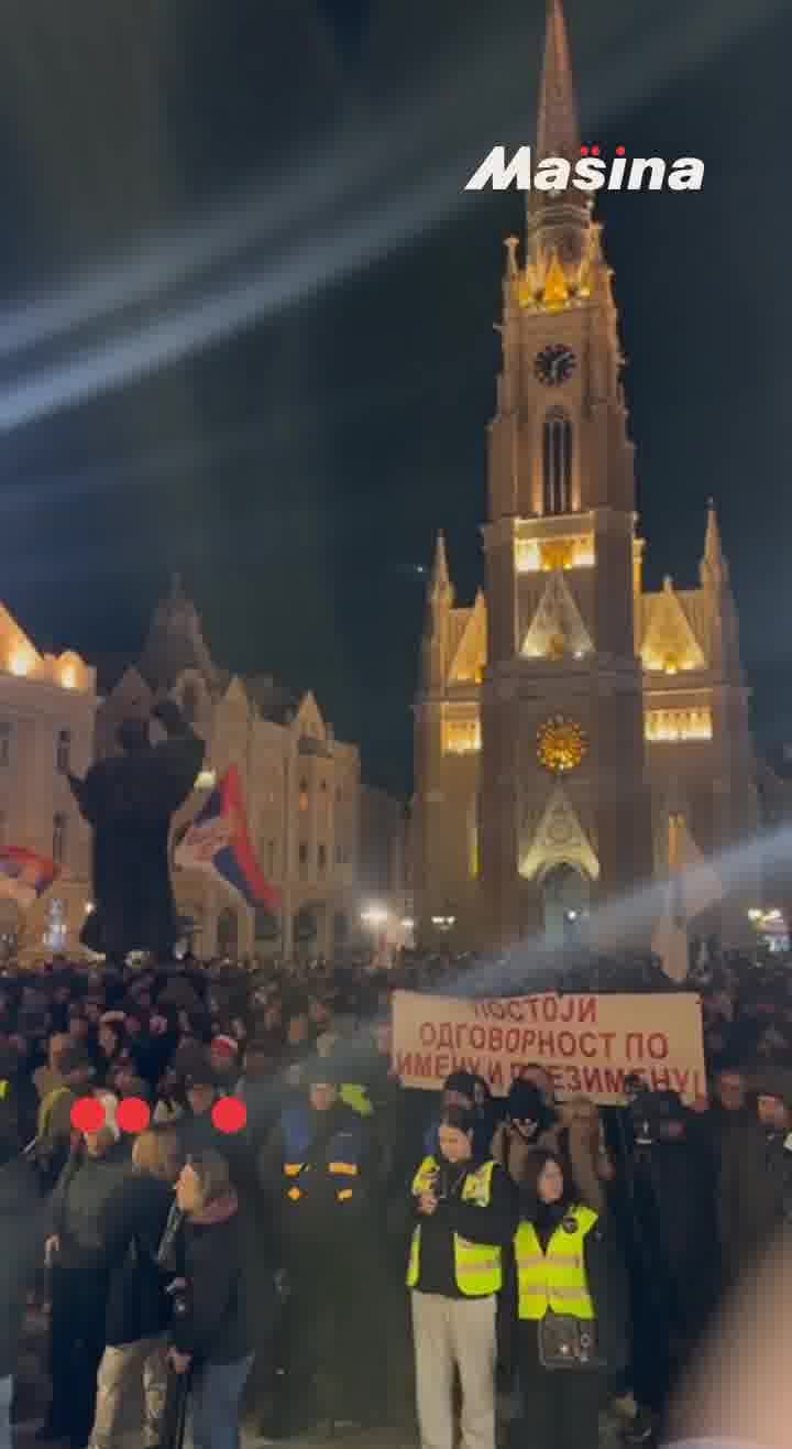 The What Does Victory Mean protest has just begun in Novi Sad. Journalists are reporting that the police are at the City Hall.