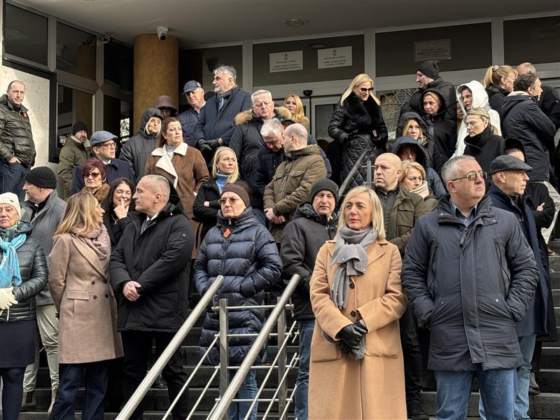 Protest in front of the Special Court in Belgrade over the adoption and signing of the so-called 'Mrdić Laws' Students await the start of the trial of Minister Nikola Selaković