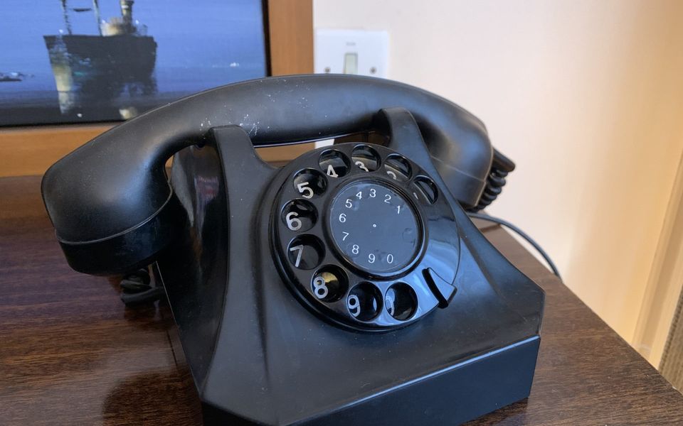 Police raid phone scam call center in Athens, arrest 6