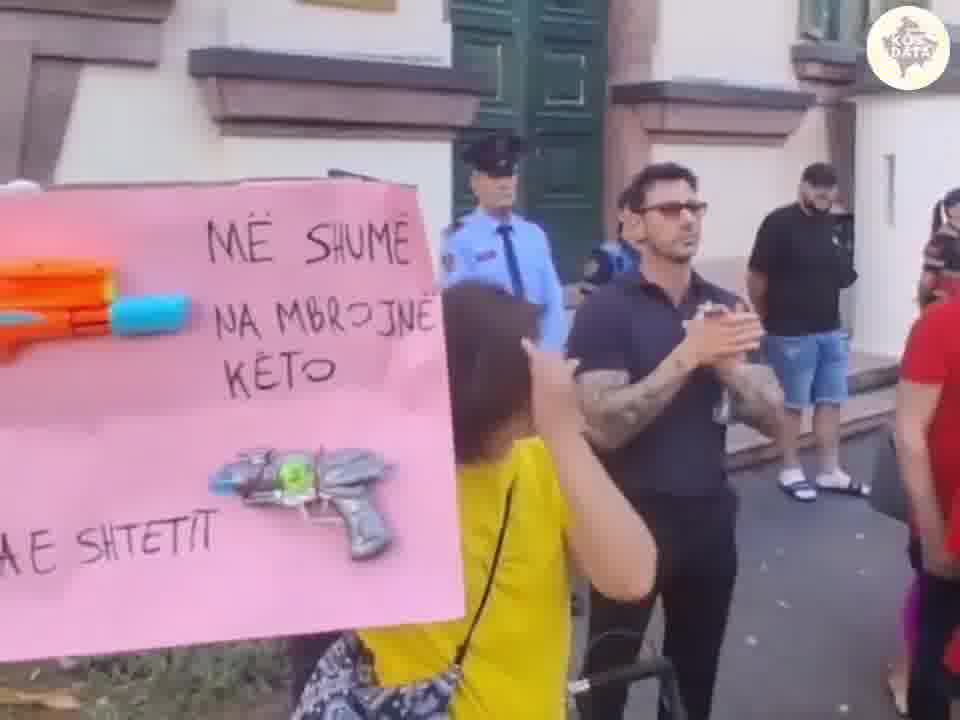 Thousands of people took part in the 2nd day of protests in Tirana against the Zvernec investment, linked to Jared Kushner and Qatari investors. Protesters chanted, Albania is only for Albanians and Death to the traitors. Conservative groups also joined the protest; They protested against the new protocol which allows free hormone therapy for transgender people