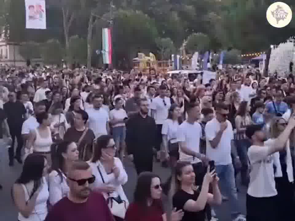Thousands of people took part in the 2nd day of protests in Tirana against the Zvernec investment, linked to Jared Kushner and Qatari investors. Protesters chanted, Albania is only for Albanians and Death to the traitors. Conservative groups also joined the protest; They protested against the new protocol which allows free hormone therapy for transgender people