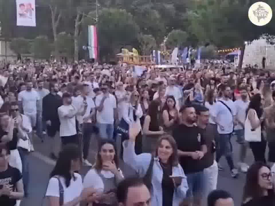 Thousands of people took part in the 2nd day of protests in Tirana against the Zvernec investment, linked to Jared Kushner and Qatari investors. Protesters chanted, Albania is only for Albanians and Death to the traitors. Conservative groups also joined the protest; They protested against the new protocol which allows free hormone therapy for transgender people