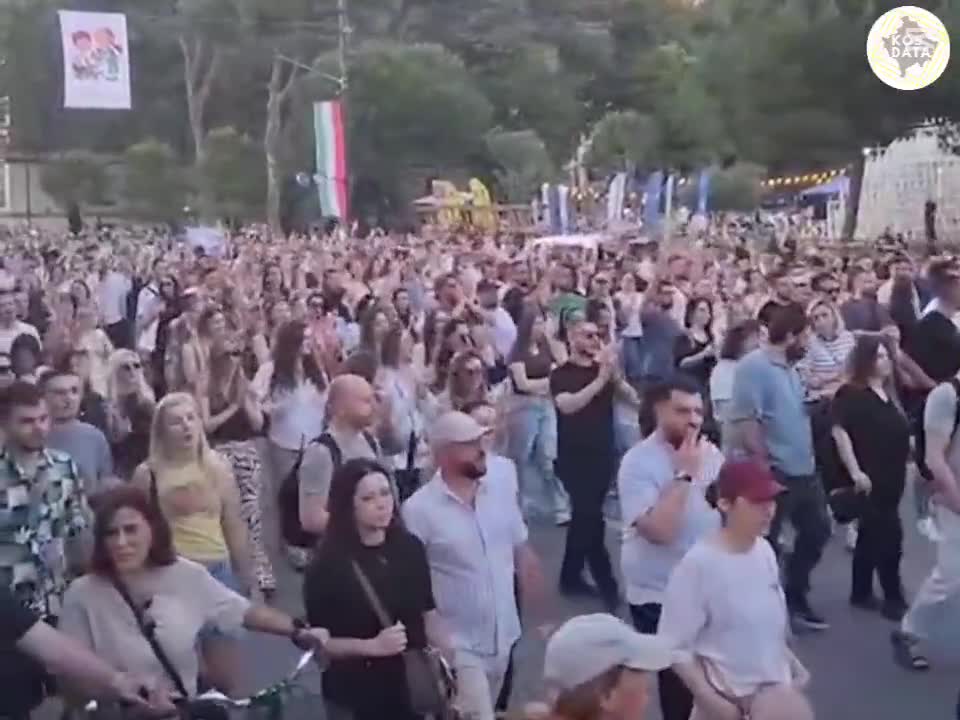 Thousands of people took part in the 2nd day of protests in Tirana against the Zvernec investment, linked to Jared Kushner and Qatari investors. Protesters chanted, Albania is only for Albanians and Death to the traitors. Conservative groups also joined the protest; They protested against the new protocol which allows free hormone therapy for transgender people
