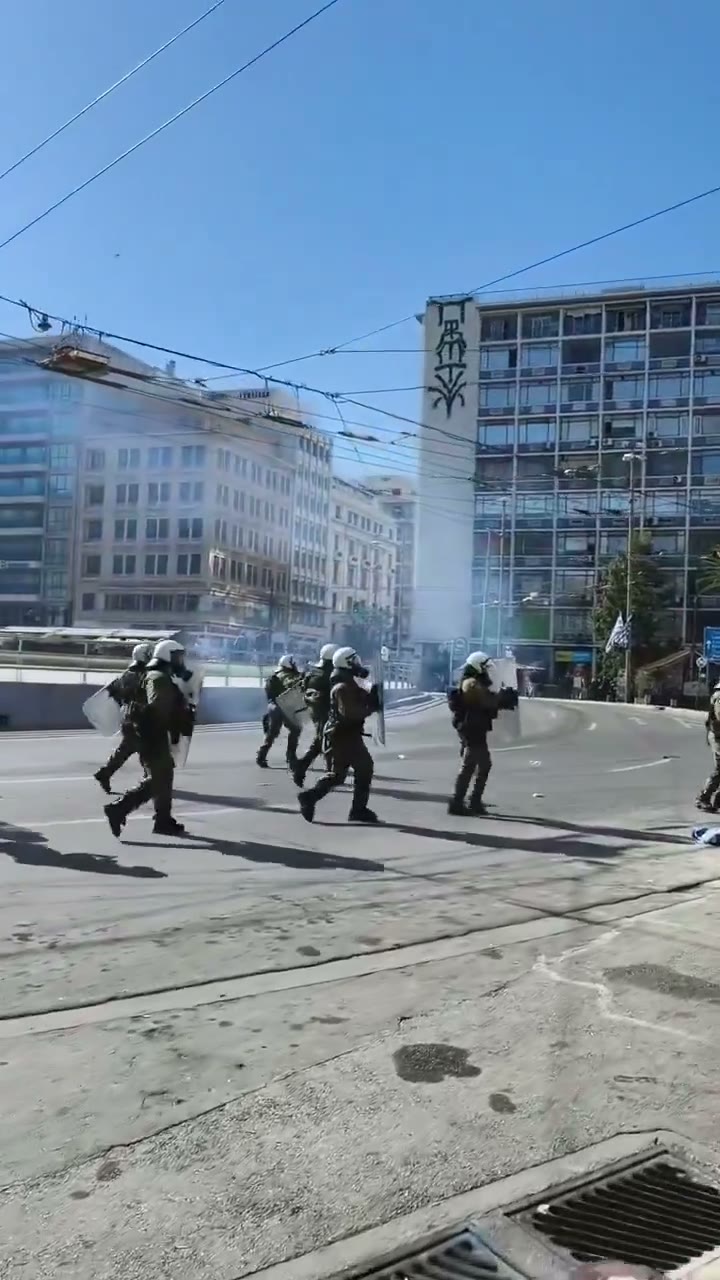 Police investigating an explosion outside an apartment building in the downtown Athens district of Kolonos on Wednesday afternoon have identified a resident with a criminal record as a person of interest
